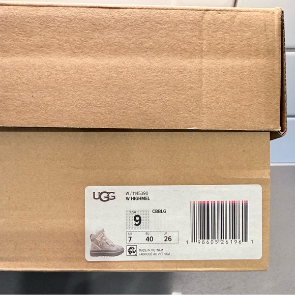 UGG Highmel Women’s Boots size 9 NEW - Picture 9 of 9